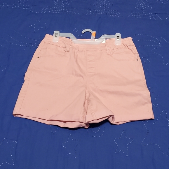 Pink women short size medium 8/10 - Picture 1 of 3